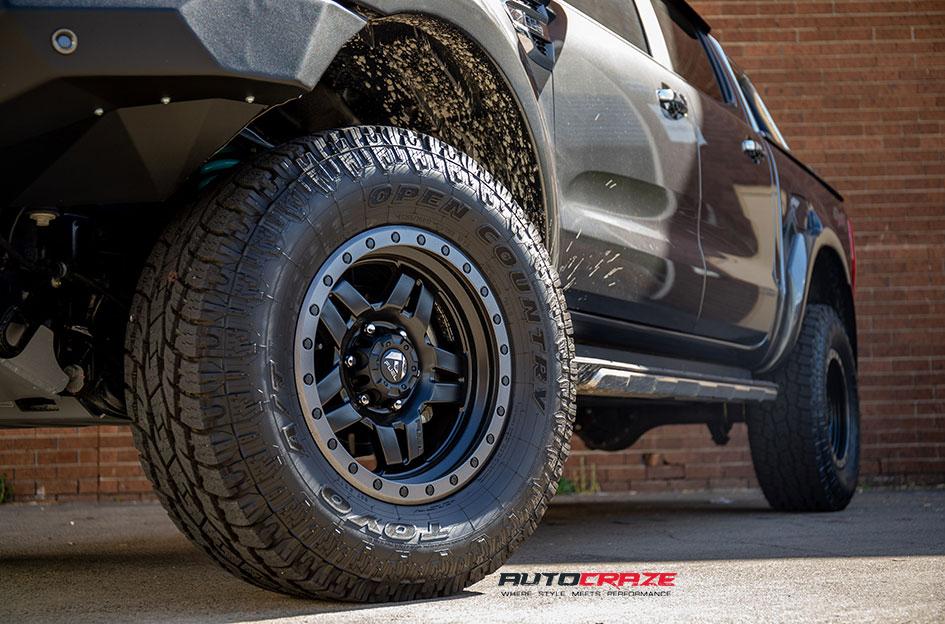 FORD RANGER ANZA MATTE BLACK WITH ANTHRACITE RING